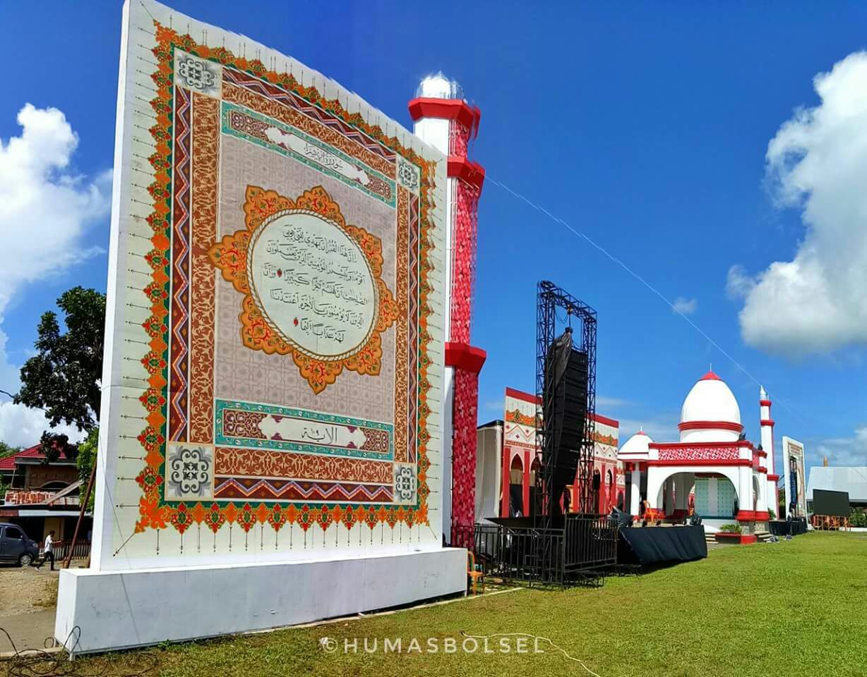Khaligrafi Al-Qur’an Raksasa Diabadikan Pemda Bolsel