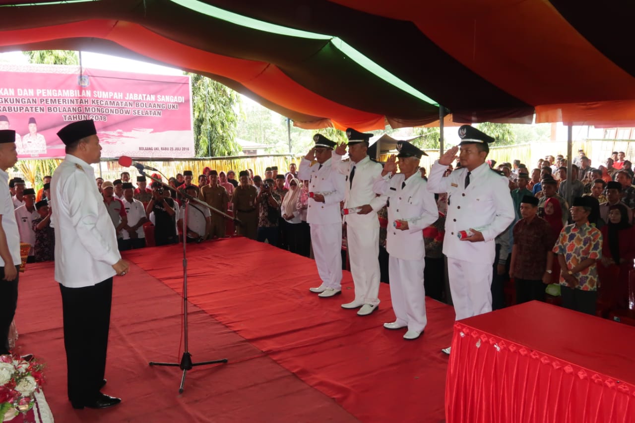 Ini Empat Orang Sangadi di Kecamatan Bolaang Uki Dilantik Bupati