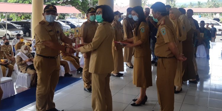 Adul Pemenang ASN Teladan Kategori Pejabat Administrator Bolmong