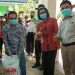 Bupati-Wabup Bolmong Temui Langsung Warga Dumoga Raya, Salurkan Bantuan Covid 19 Tahap II