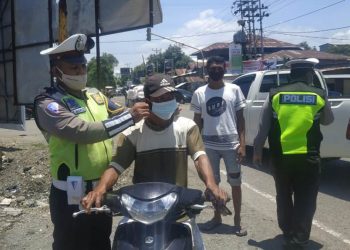 Kapolres Kerahkan Anggota Sosialisasi Gerakan Sejuta Masker