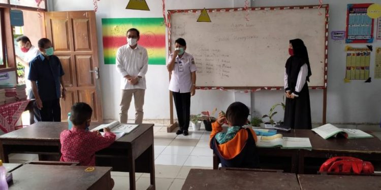 Komisi III Pantau Proses Belajar Tatap Muka di Sekolah