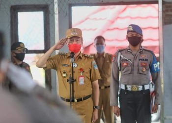 Bupati Iskandar Kamaru Irup