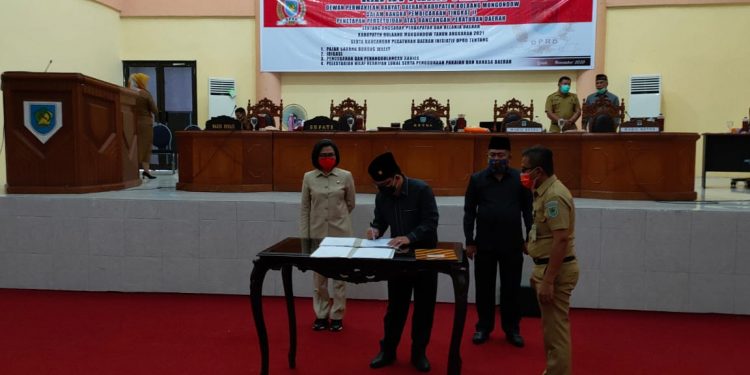 DPRD Bolmong Tetapkan Ranperda APBD 2021