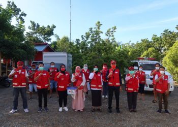 Bupati Kamaru Lepas Relawan PMI Bantu Korban Bencana Manado