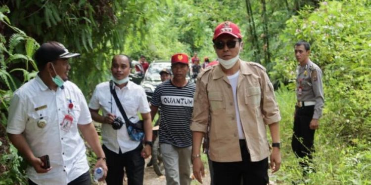 Bupati Iskandar Tinjau Lokasi Pembangunan Air Bersih Milangodaa