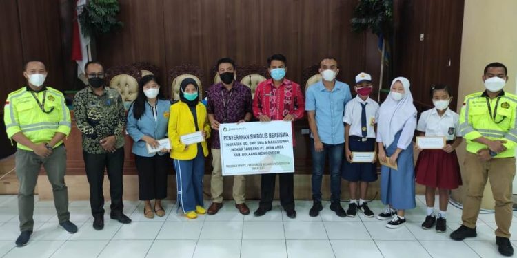 Tangahu Sambut Baik Peran JRBM Bantu Studi Siswa Lolayan