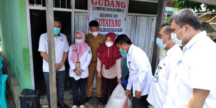 Bantuan Pengisian Lumbung Pangan Bolmong Diserahkan