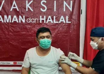 Pimpinan dan Anggota DPRD KK Divaksin