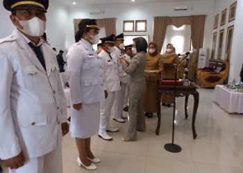 Bupati Yasti Lantik Lima Camat