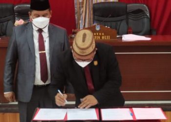 Rapat Paripurna DPRD Bolsel Tetapkan Dua Ranperda