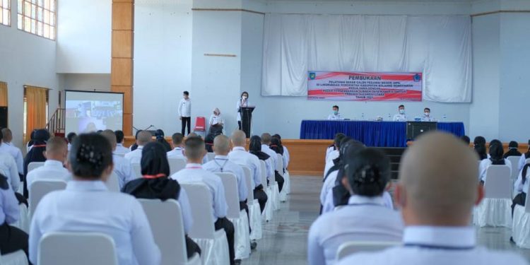 Bupati Yasti Membuka Pelaksanaan Latsar CPNS