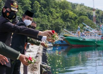 Pemda Bolmong Gelar Upacara Pelarungan Bunga Peringati Hari Pahlawan