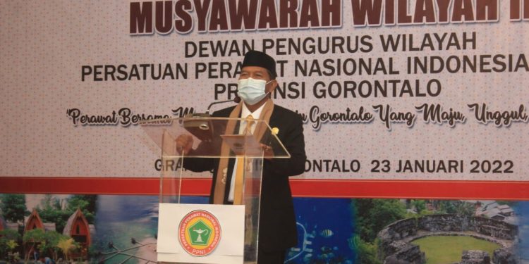 Sekprov Gorontalo Darda Darada Saat Membacakan Sambutan Gubernur Pada Muswil PPNI Gorontalo (Foto/Ist)