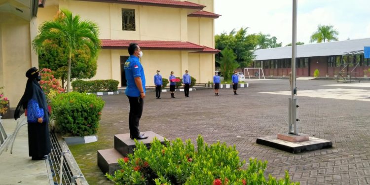 Peserta Diklat CPNS Bolmong Mengikuti Upacara Bendera Peringatan Hari Sumpah Pemuda