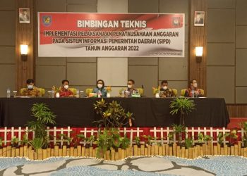 Bupati Yasti Buka Bimtek Implementasi Pelaksanaan Penatausahaan Anggaran pada Sistem Informasi Pemerintah Daerah Tahun 2022