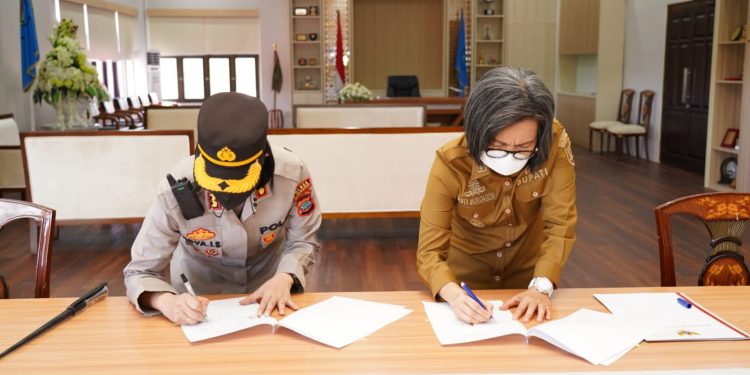 Yasti Serahkan Aset dan Dana Hibah ke Polres Bolmong