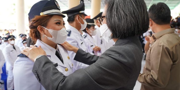 Bupati Yasti Lantik 96 Sangadi Hasil Pemilihan Serentak Tahun 2022