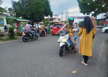 Berbagi Kebaikan, PPMIBU Kotamobagu Bagi-Bagi Takjil di Bulan Ramadan