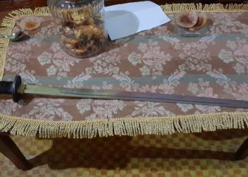 Gegara Miras, Pemuda Bolangitang Timur Nekat Libas Teman Dengan Samurai