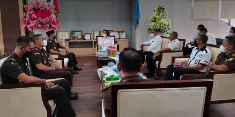 Bupati Yasti Terima Kunjungan Silaturahim Kedinasan Kajari Kotamobagu