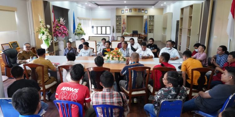 Pj Bupati Limi Mokodompit Tatap Muka dengan Media Mitra Kerja