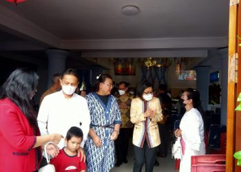 Bersama Wakil Yanny Tuuk, Bupati Yasti Resmikan Gereja di Desa Poigar II