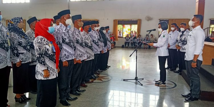 Bupati Yasti Kukuhkan Pengurus PGRI Bolmong Periode 2021-2025