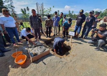 Berbandrol 25 Miliar, Depri Pontoh Resmi Letakkan Batu Pembangunan Gedung Ini di Desa Bigo Selatan