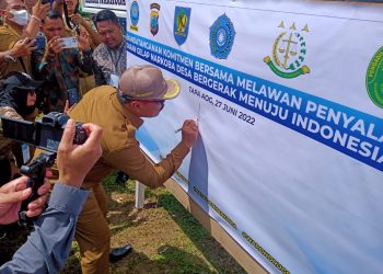 Pj Bupati Limi Mokodompit Canangkan Desa Bersinar