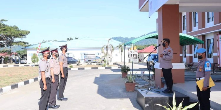 Lima Anggota Polres Bolmut Resmi Naik Pangkat Setingkat Lebih Tinggi