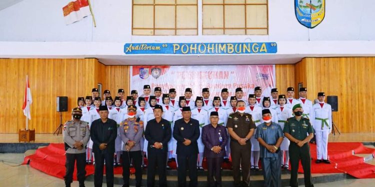 Bupati Bolmut Kukuhkan 33 Nama Anggota Paskibraka, Ini Daftar Namanya 