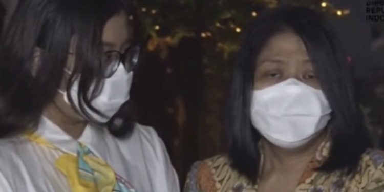 Muncul di Publik, Putri Candrawathi Ditemani Keluarga Datangi Mako Brimob