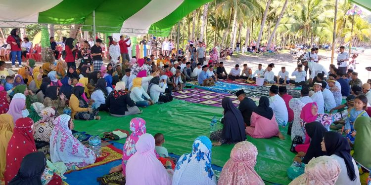 Pj Bupati Limi Mokodompit Hadiri Mandi Safar di Desa Babo