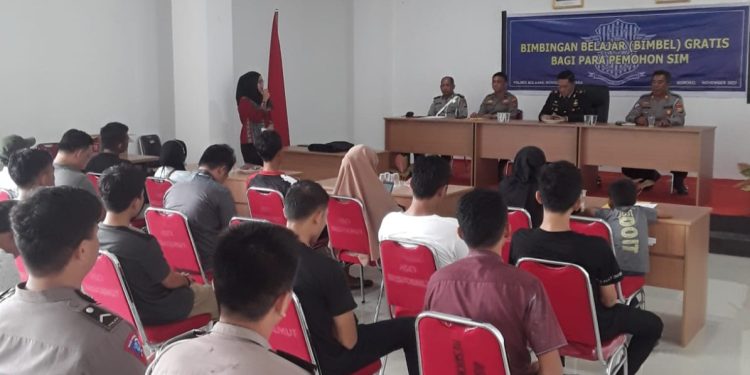 Polres Bolmut Beri Bimbel Gratis Bagi Pemohon SIM