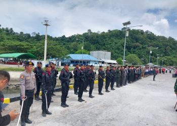 Bupati Limi Mokodompit Pimpin Upacara Hari Pahlawan dan Pelarungan Bunga