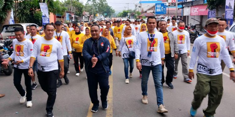 Rangkaian Perayaan Migran Day, Kepala BP2MI Benny Rhamdani Jalan Sehat bersama Pemkot Kotamobagu dan Masyarakat