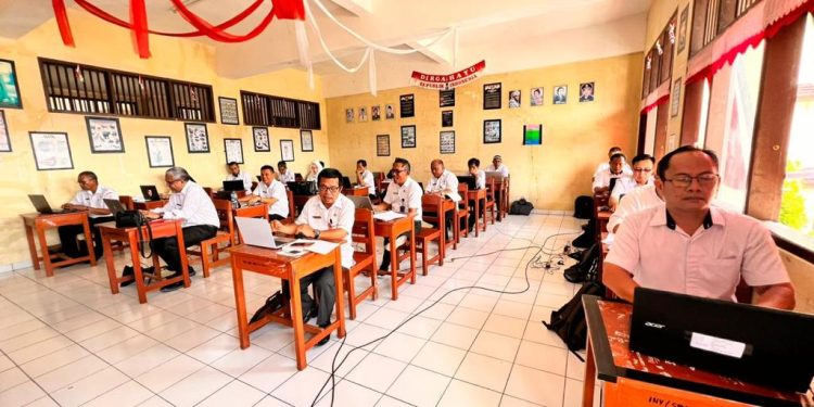 Penyusunan Makalah Peserta Digelar