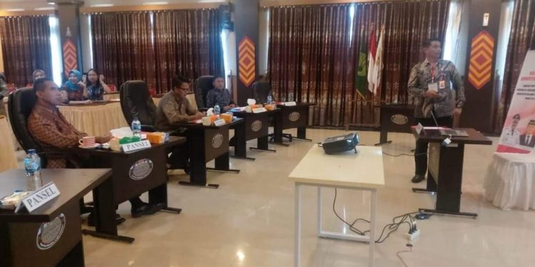 Kepala BKPP Penutup Presentase Makalah Peserta Job Fit Bolmong