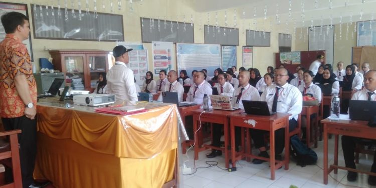 Peserta Latsar Menerima Materi Pelajaran