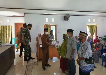Pesan Sangadi Bigo Saat Salurkan BLT Tahap Satu