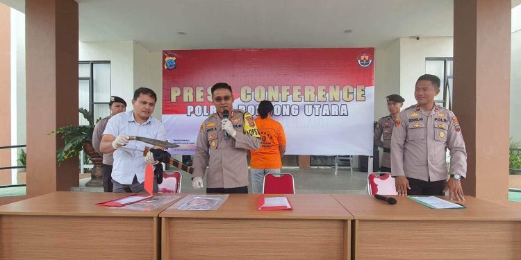 Penampakan Nasir Pembunuh Sadis di Bintauna Yang Dihadirkan di Jumpa Pers