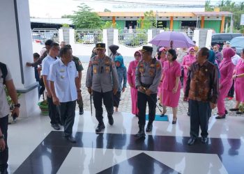 Ketua DPRD Bolmut Jemput Kedatangan Kapolda Sulut Setyo Budiyanto