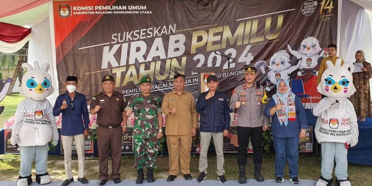 Bendera Peserta Pemilu 2024 Diserahkan ke KPU Bolmut, Pertanda ??