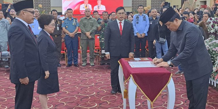SK Perpanjangan Jabatan Penjabat Bupati Bolmong Resmi Diserahkan