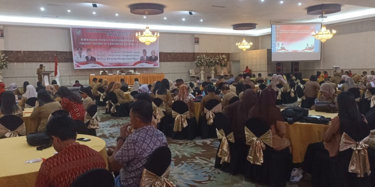 Limi Buka Penguatan Literasi Menulis Guru SD-SMP se-Bolmong