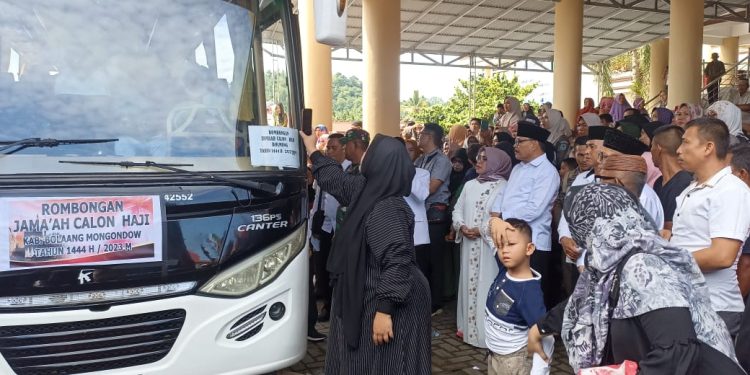 Limi Lepas CJH Bolmong Menuju Tanah Suci Mekah-Madinah