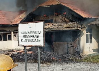 Tiga Bangunan Milik Dinas Pertanian Bolmut Dilalap Si Jago Merah 