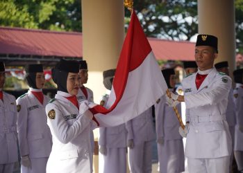 Pengukuhan Paskibraka Bolmong Dihiasi Rasa Haru Orang Tua