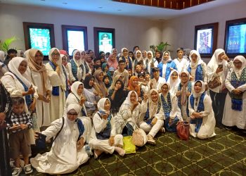 Yasti Soepredjo Mokoagow Ajak Anak Yatim Masuk Mantos Nobar Film Bioskop